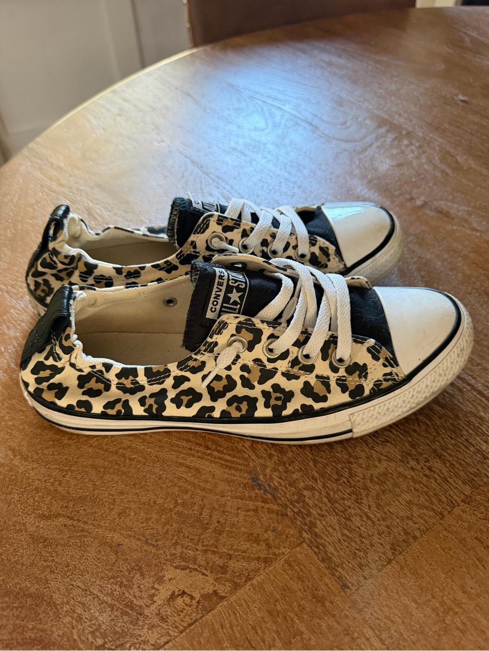 Converse womens Low Top Sneakers - Black & White Leopard Print